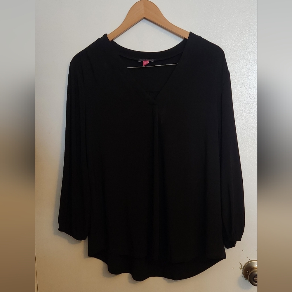 Vince Camuto Elegant Black V-Neck Blouse